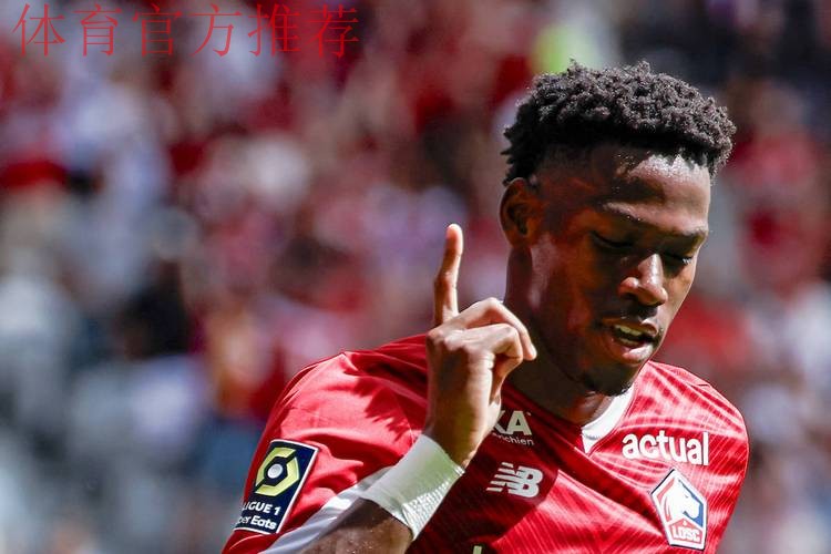 乔纳森-戴维本场数据：0射门，0次过人，6次地面对抗均失败